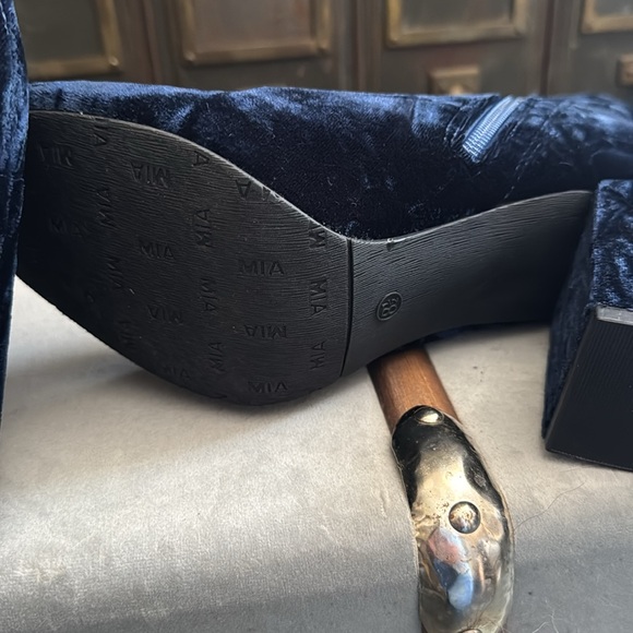 Mia Valencia Crushed Velvet Boots - Picture 6 of 6